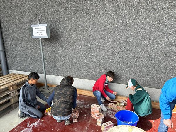 „Platz den Kindern“: Grundschulen zu Besuch in unserem Bauunternehmen